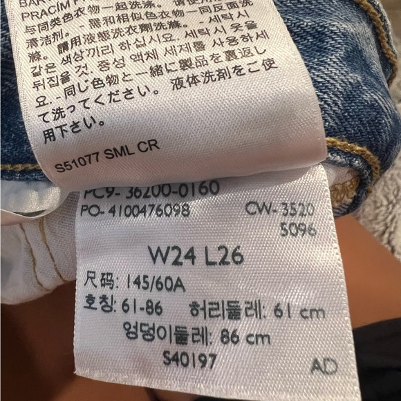 Levi Wedgie Straight Jeans!! Size 24. I wore them once so brand new. - Picture 4 of 4